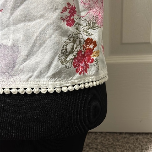 Floral Halter Neck Top - White and Pink - Picture 6 of 6